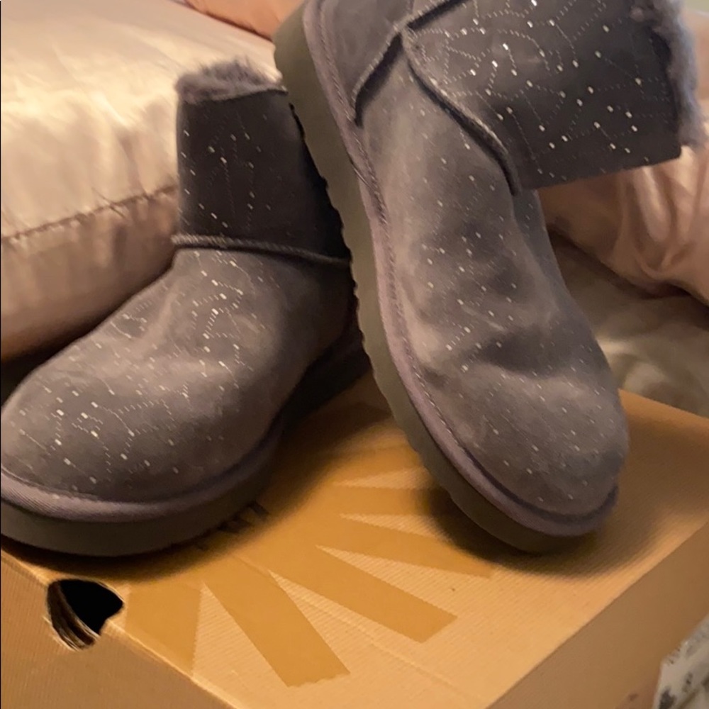UGG Mini Bailey Button/Bling Constellation